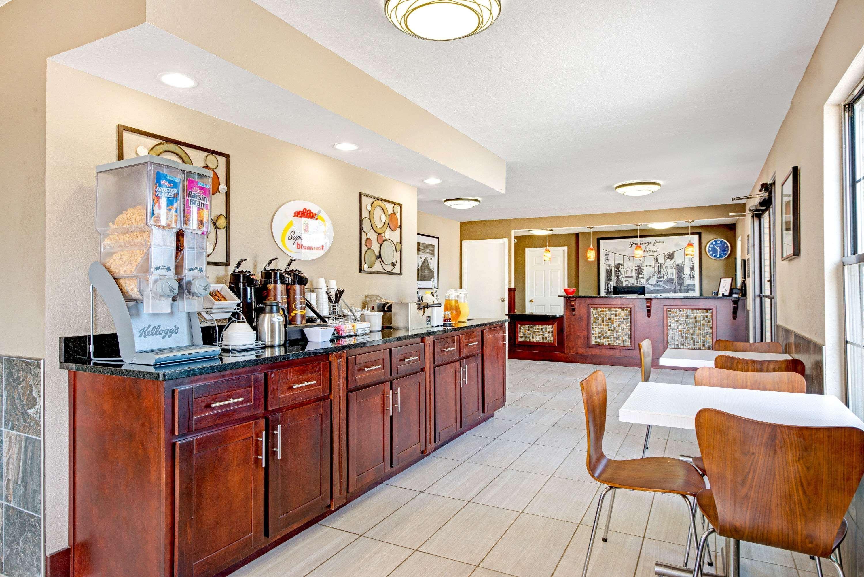 Super 8 By Wyndham Lakeland Exterior foto
