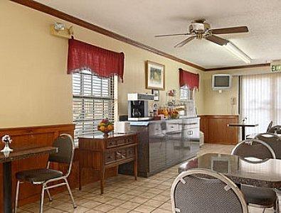 Super 8 By Wyndham Lakeland Exterior foto